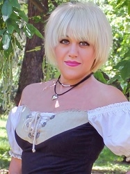 Ukraine single woman Larisa