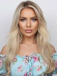 Addresses hot Ukraine women Alena