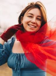 Addresses hot Ukraine women Anna