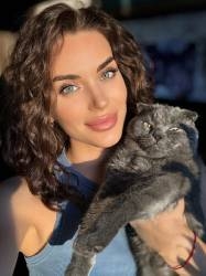 Addresses hot Ukraine women Lidiia